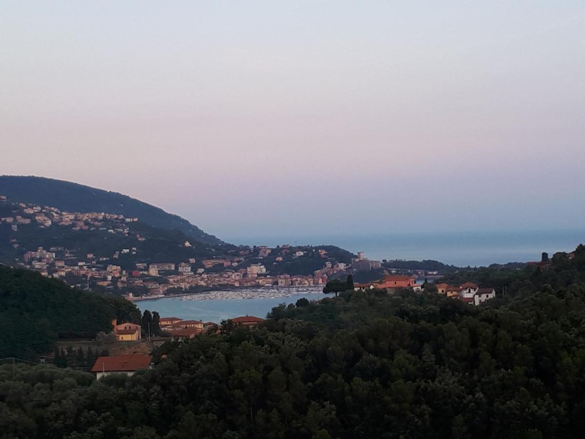 Casa Vacanze P&G. Colline, Mare, Relax La Spezia Kültér fotó